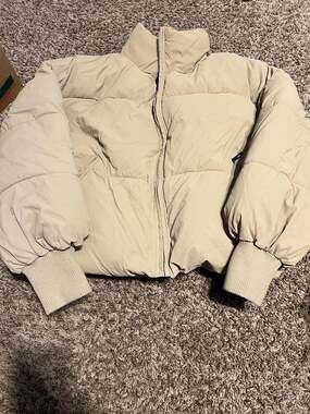 ZARA Beige Cropped Water-Repellent Puffer Jacket with Ribbed Cuffs